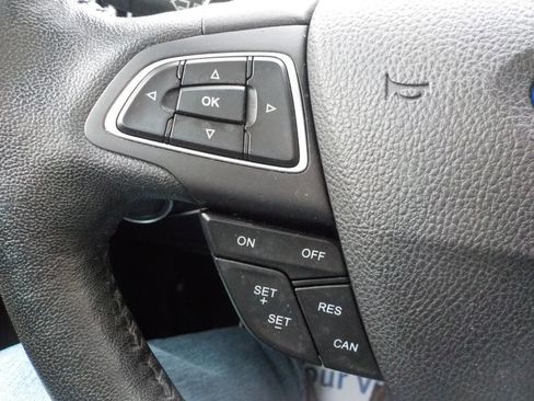 Used 2015 Ford Focus SE w/ SE Sport Package image 17