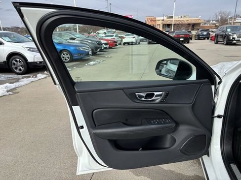 Used 2024 Volvo S60 B5 Core image 10