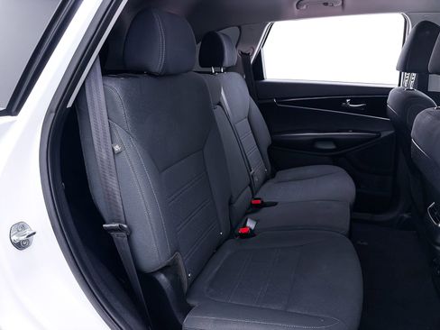 Used 2019 Kia Sorento S FWD image 34