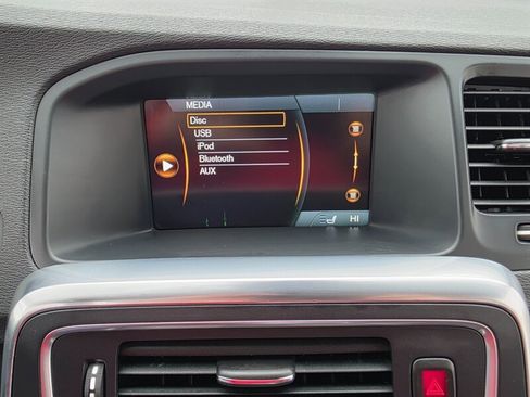 Used 2015 Volvo V60 T5 Premier image 40