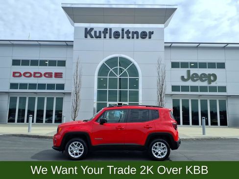 Used 2022 Jeep Renegade Latitude w/ Convenience Group image 1