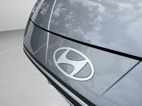 Certified 2024 Hyundai Elantra SE image 23