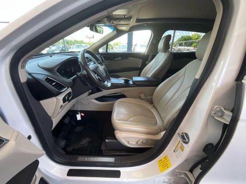 Used 2019 Lincoln Nautilus Reserve w/ Cargo Utility Package FWD image 14