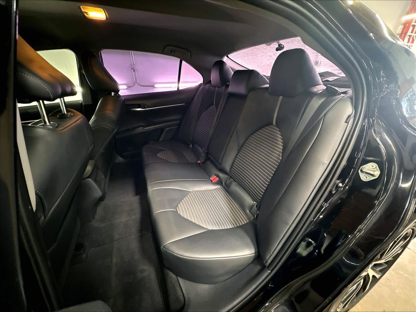Used 2020 Toyota Camry SE FWD image 27