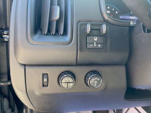 Used 2021 Chevrolet Colorado ZR2 w/ ZR2 Midnight Special Edition image 17