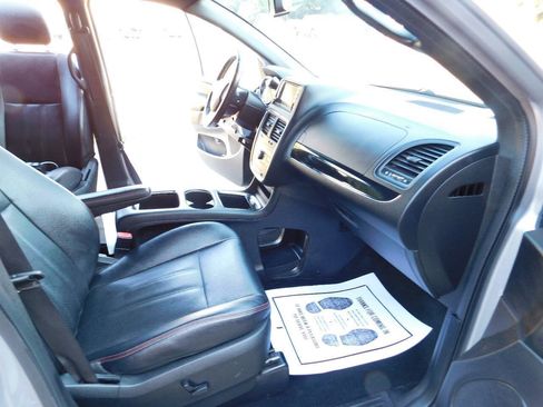 Used 2018 Dodge Grand Caravan GT FWD image 29