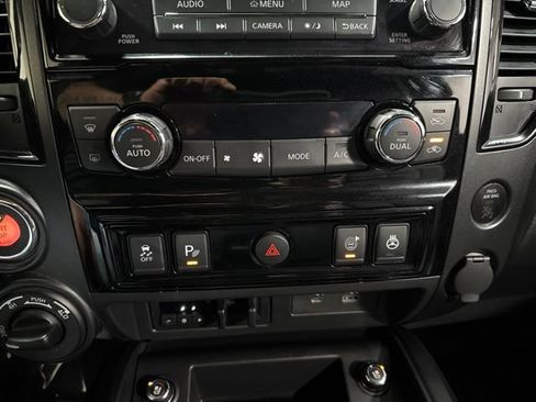 Used 2020 Nissan Titan PRO-4X w/ Pro-4x Convenience Package AWD/4WD image 28