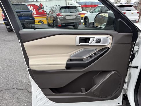 Used 2020 Ford Explorer Platinum w/ Premium Technology Package image 9