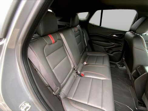 Used 2025 Chevrolet Trax RS w/ Sunroof Package FWD image 20