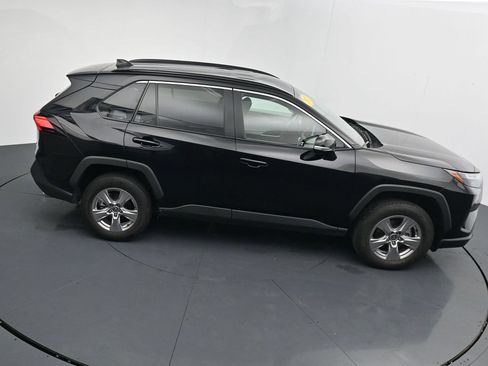 Used 2025 Toyota RAV4 XLE AWD/4WD image 31