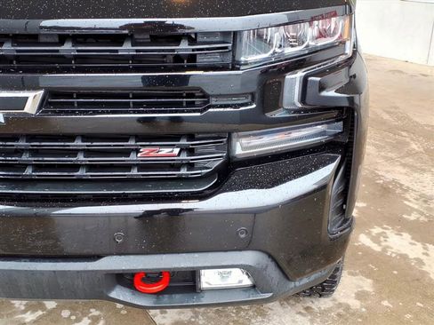Used 2020 Chevrolet Silverado 1500 LT Trail Boss image 9