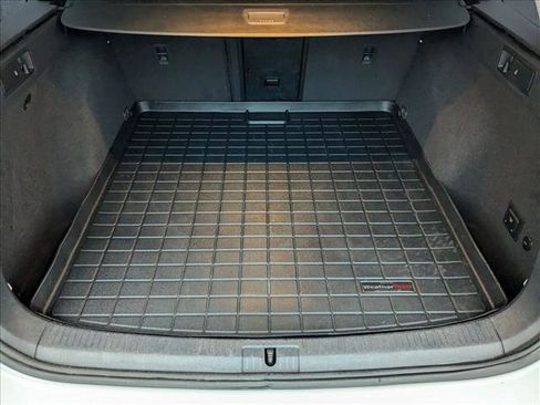 Used 2017 Volkswagen Golf S image 6