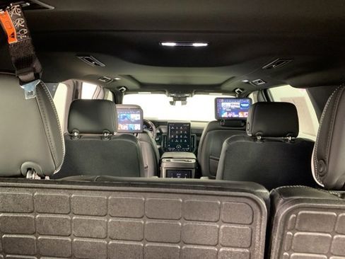 Used 2025 GMC Yukon XL AT4 Ultimate image 16