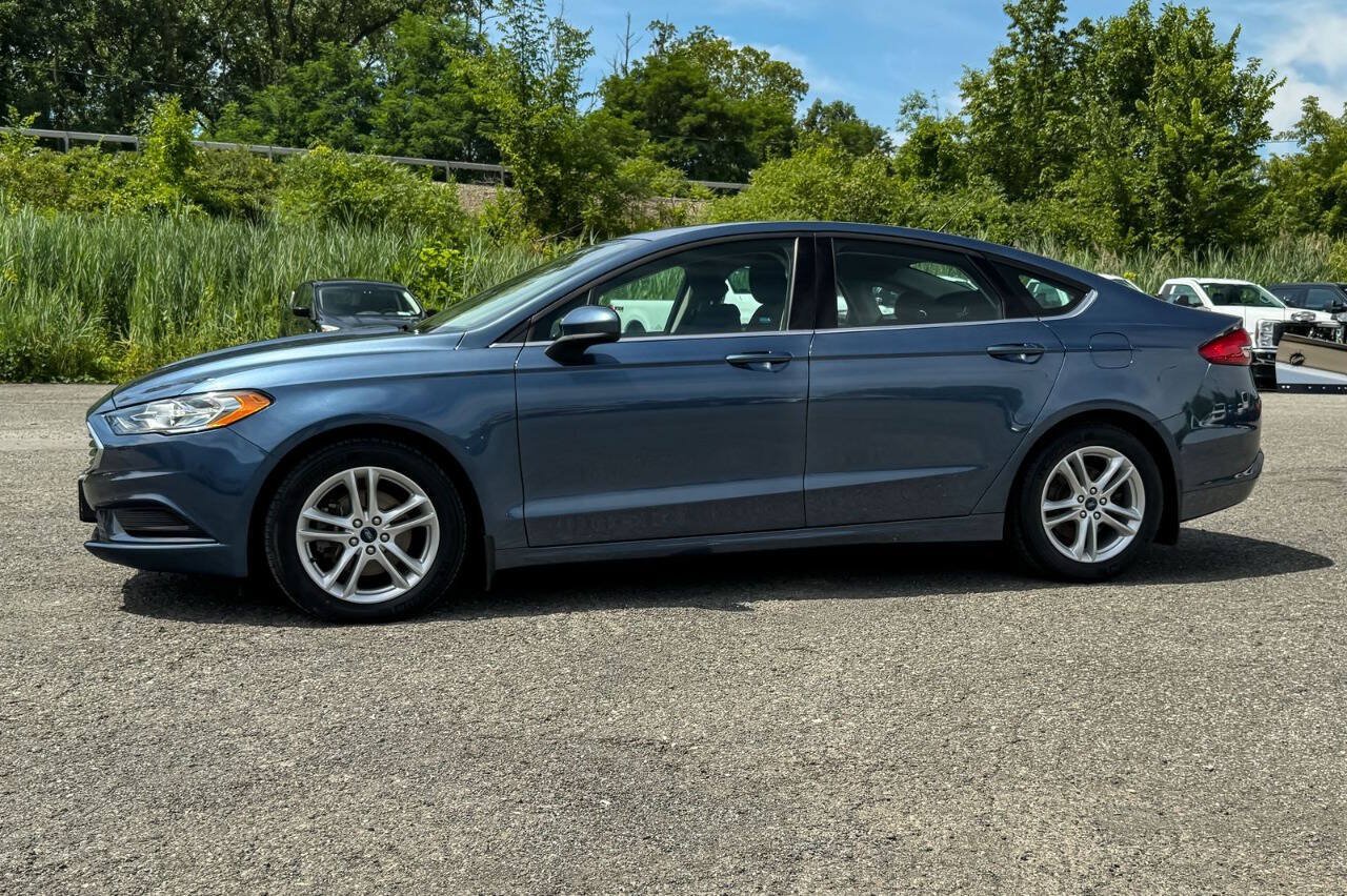 Used 2018 Ford Fusion SE w/ Fusion SE Technology Package FWD image 6