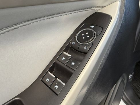 Used 2022 Ford Explorer XLT w/ Equipment Group 202A image 26