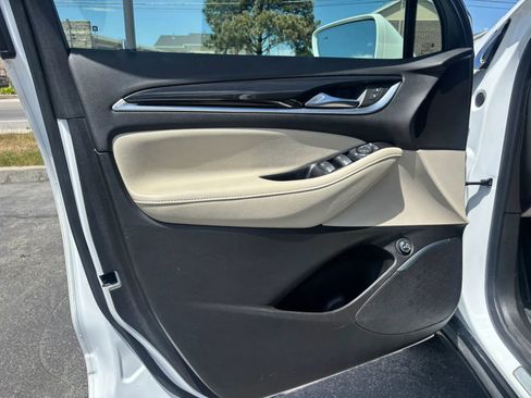 Used 2019 Buick Enclave Essence AWD/4WD image 9