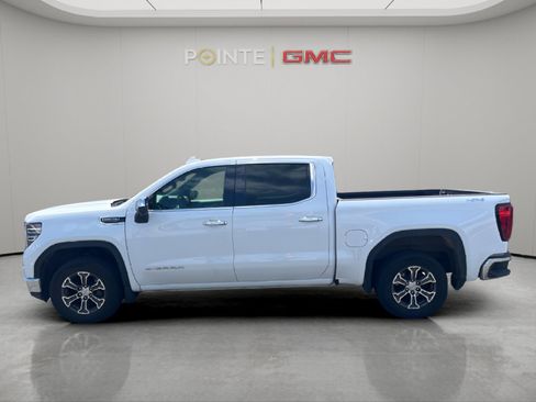Used 2025 GMC Sierra 1500 SLT AWD/4WD image 5