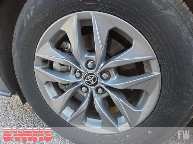 Used 2026 Toyota Sienna XLE FWD image 4