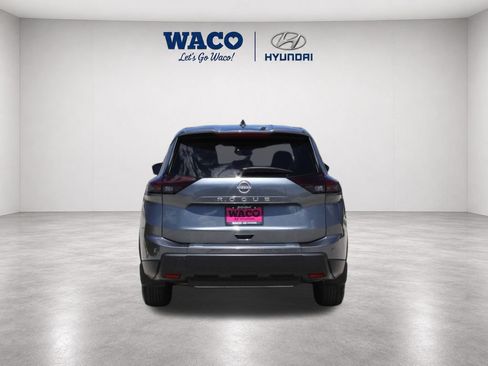 Used 2025 Nissan Rogue SV FWD image 7