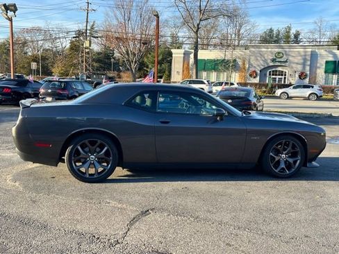 Used 2019 Dodge Challenger R/T image 4