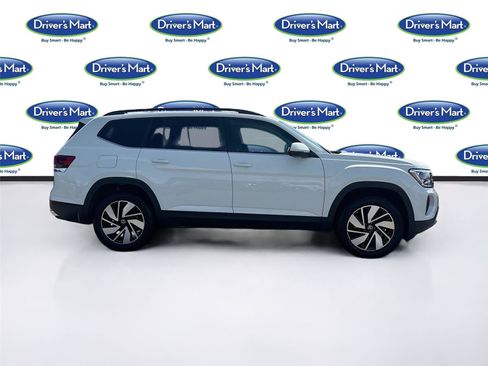 Used 2025 Volkswagen Atlas SE image 8