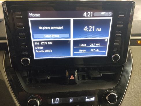Used 2020 Toyota Corolla LE w/ Carpet Mat Package (TMS) FWD image 25
