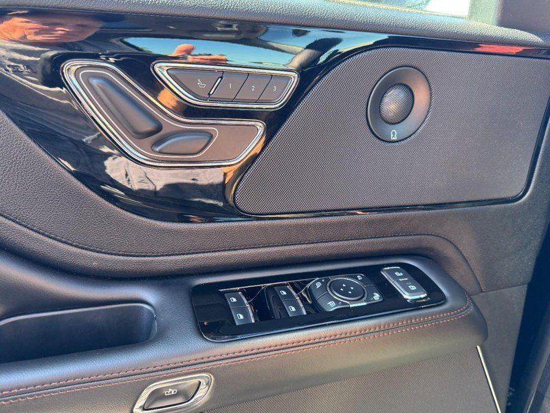 Used 2024 Lincoln Aviator Reserve AWD/4WD image 25