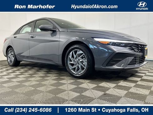 Used 2024 Hyundai Elantra SEL FWD image 1