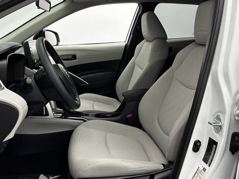 Used 2022 Toyota Corolla Cross L image 13