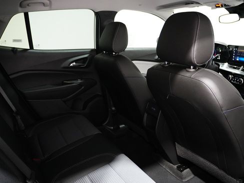 Used 2025 Chevrolet Trax LT w/ LT Convenience Package FWD image 20