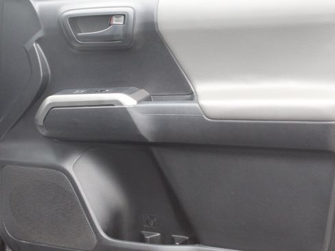 Used 2021 Toyota Tacoma SR5 RWD image 28