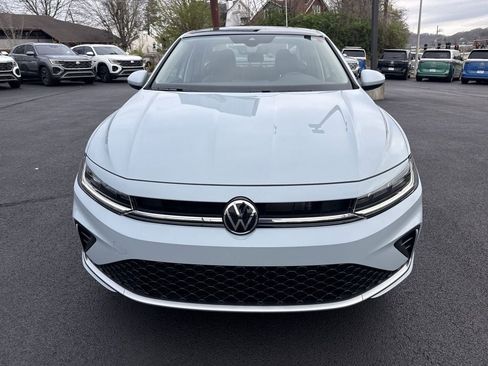 New 2026 Volkswagen Jetta SE FWD image 2