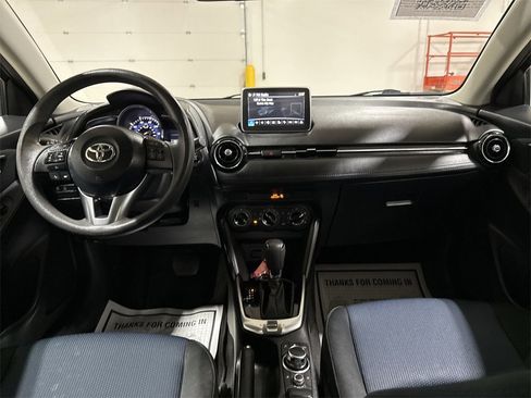 Used 2017 Toyota Yaris iA image 10