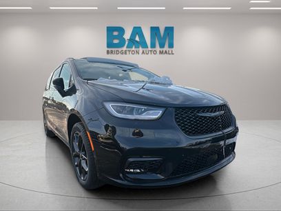 New 2026 Chrysler Pacifica Limited