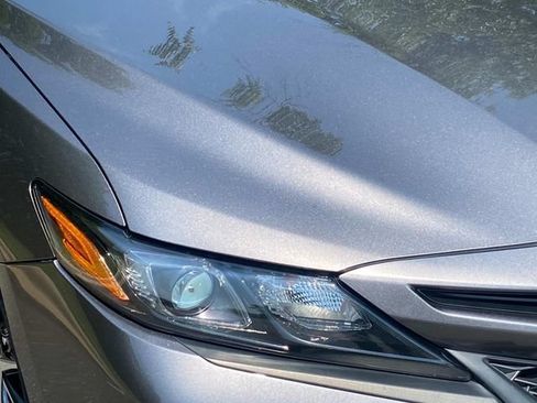 Used 2021 Toyota Camry SE FWD image 4