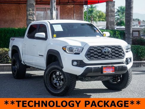 Used 2021 Toyota Tacoma TRD Off-Road w/ Technology Package AWD/4WD image 2