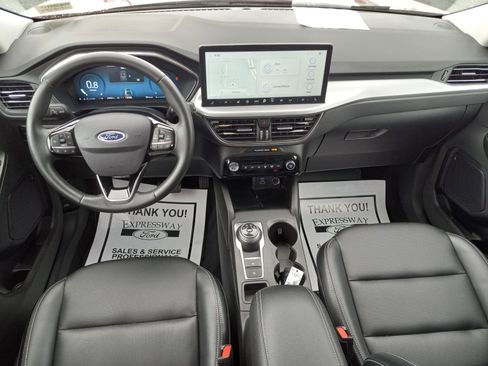 Used 2023 Ford Escape Platinum image 16