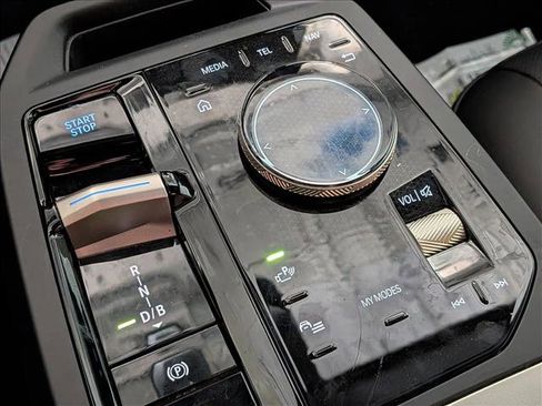 Used 2026 BMW iX xDrive45 image 10