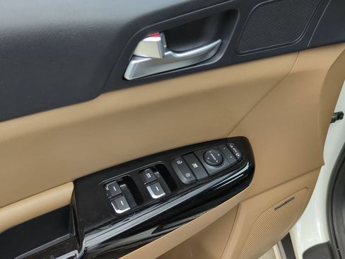 Used 2018 Kia Sportage SX FWD image 8