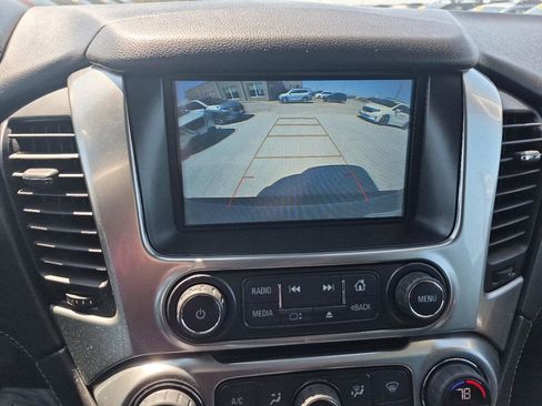 Used 2019 Chevrolet Suburban LT image 25