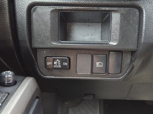 Used 2019 Toyota Tacoma SR5 image 24