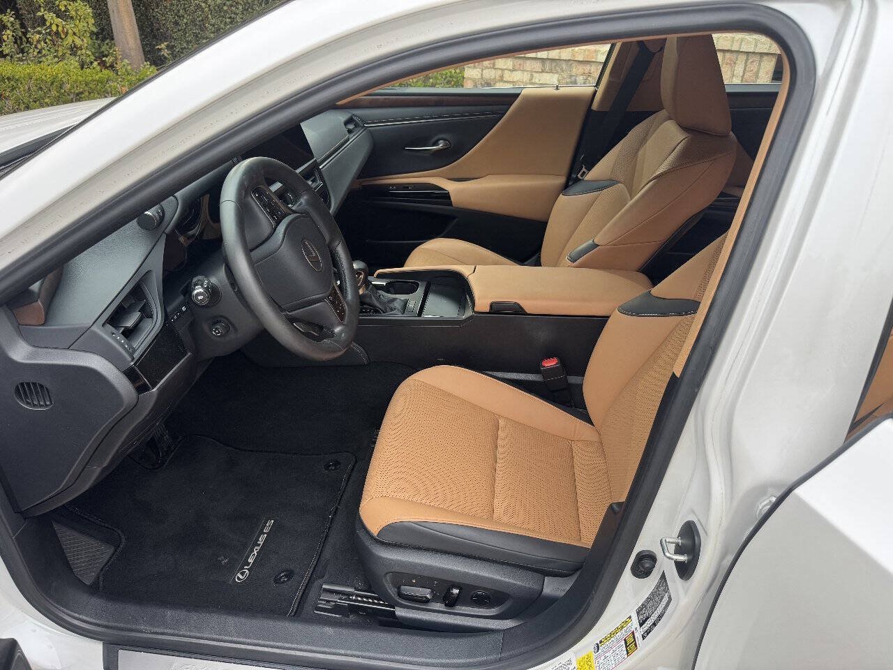 Used 2023 Lexus ES 350 w/ Premium Package FWD image 11