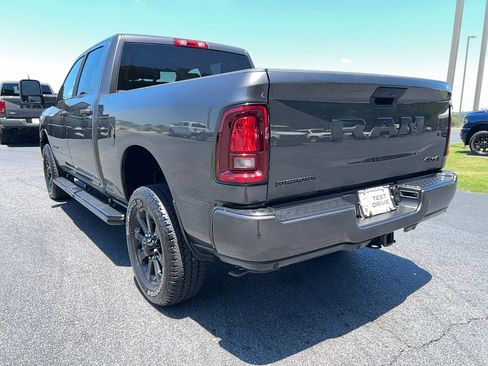 Used 2025 RAM 2500 Big Horn AWD/4WD image 7