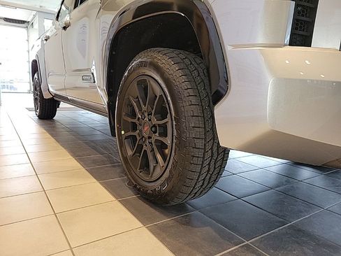 New 2026 Toyota Tundra Platinum w/ TRD Off-Road Package image 20