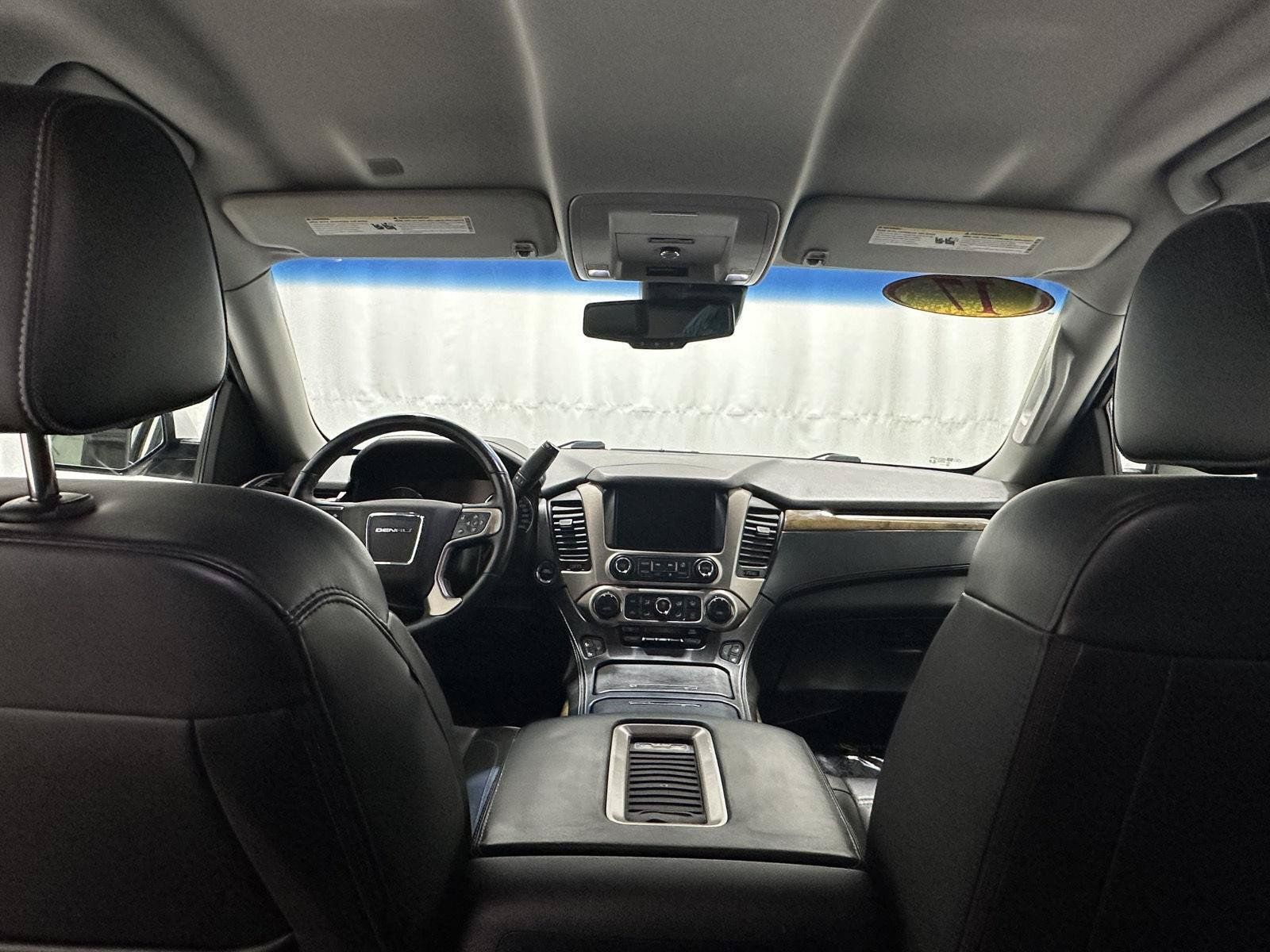 Used 2017 GMC Yukon Denali AWD/4WD image 18
