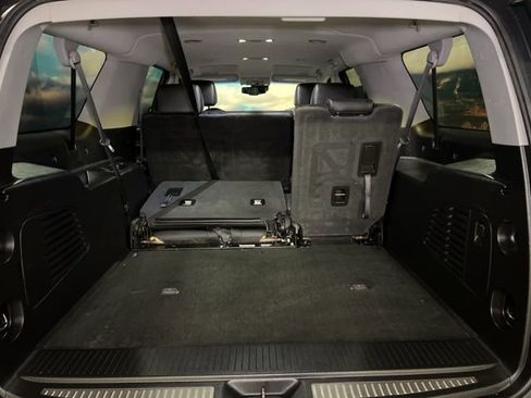 Used 2018 Chevrolet Suburban LT image 62