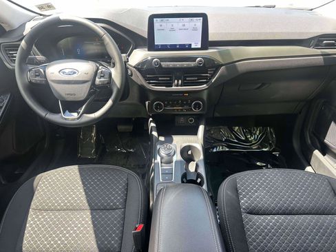 Used 2025 Ford Escape Active w/ Cold Weather Package AWD/4WD image 12
