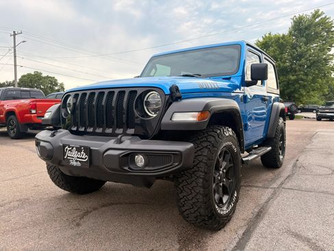 Used 2022 Jeep Wrangler Sport AWD/4WD image 3