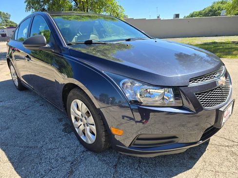 Used 2014 Chevrolet Cruze LS FWD image 3