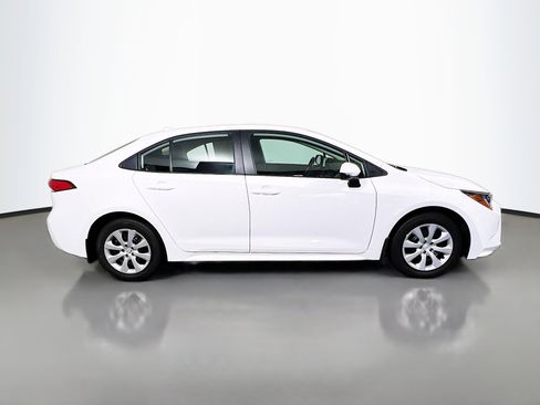 Used 2025 Toyota Corolla LE FWD image 3